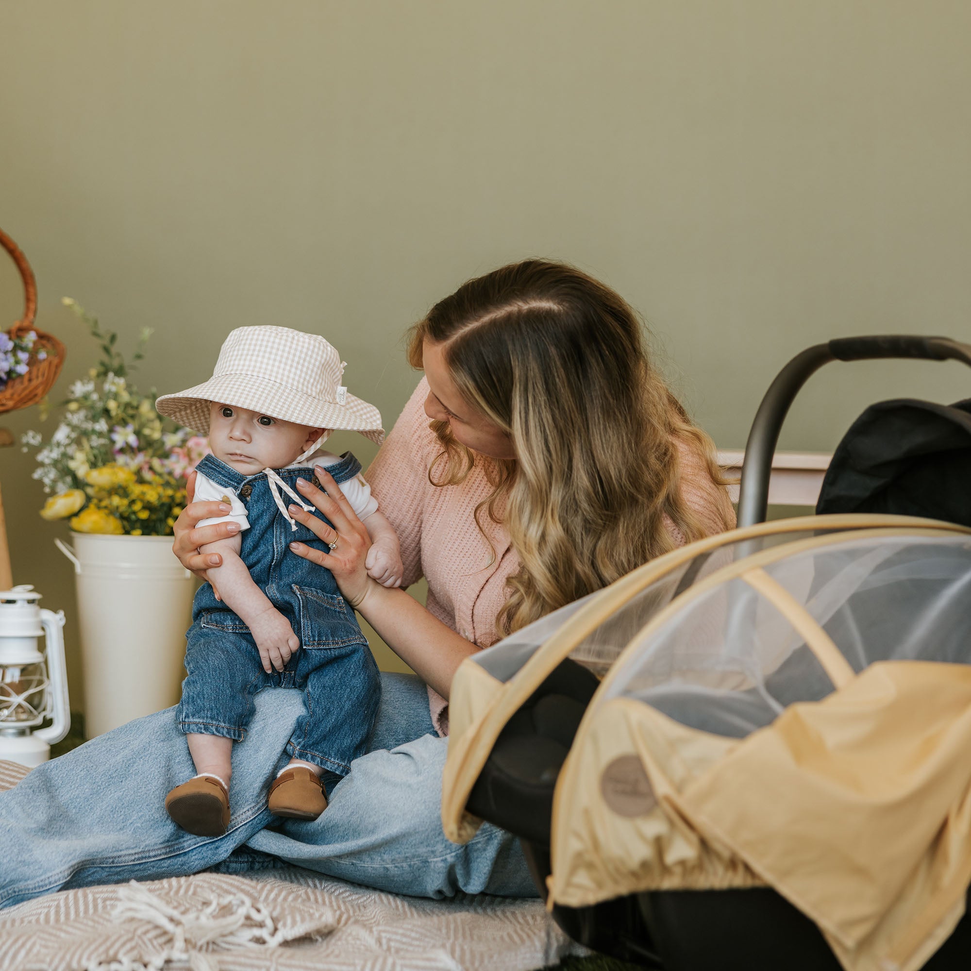 Ensemble : Housse été pour siège d'auto et chapeau soleil