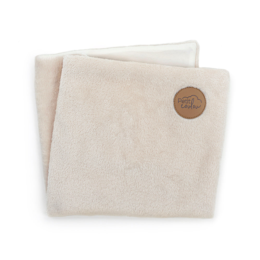 Couverture en minky crème pour bébé avec logo en cuir synthétique Petit Coulou