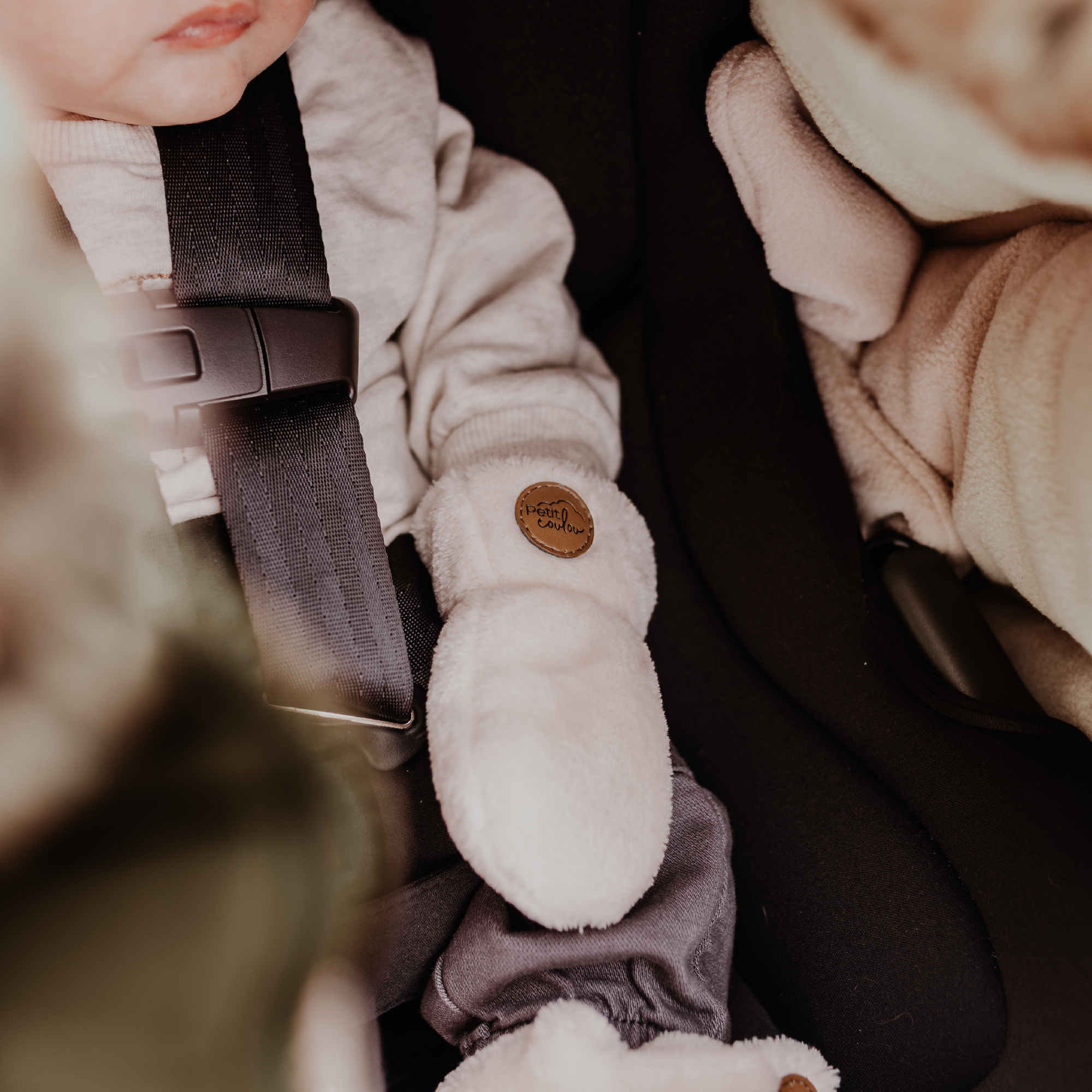 Mitaines pour bébé en Minky (0-6m)