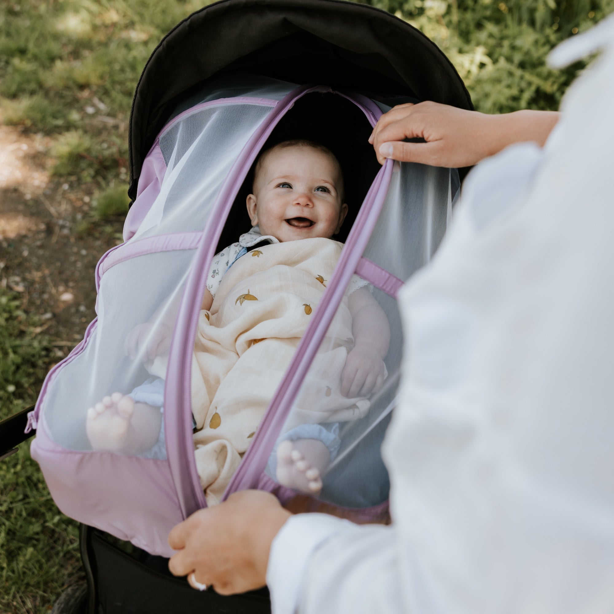 Bundle: 4-in-1 Summer Car Seat Cover and Sun Hat 