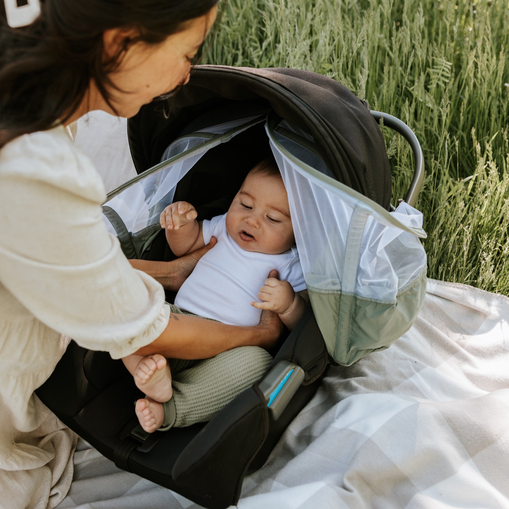 Bundle: 4-in-1 Summer Car Seat Cover and Sun Hat 