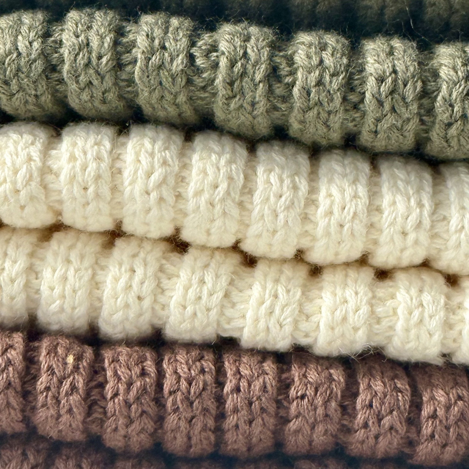 Evolutive knit hat for babies 0M-3T